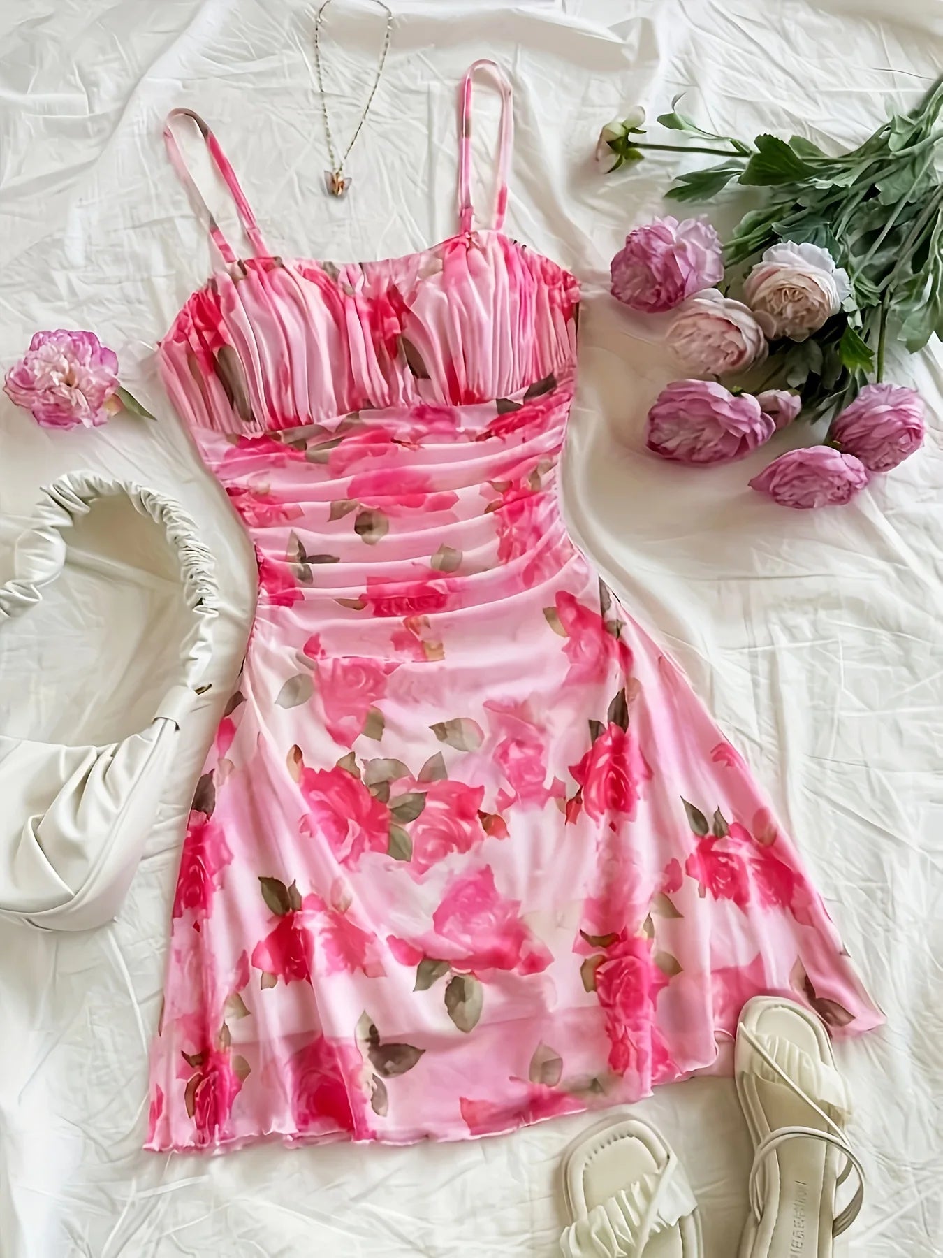 Women Summer Dresses 2025 New Sexy and Fashion Dress Romantic Field Simple Simple Elegant Dress