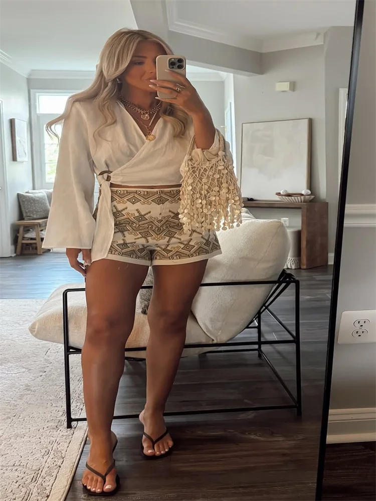 Chic Embroidery Women's Shorts Elegant High Street Patchwork Contrast Short Pants Lady 2025 Summer Fashion New Lady Streetwears
