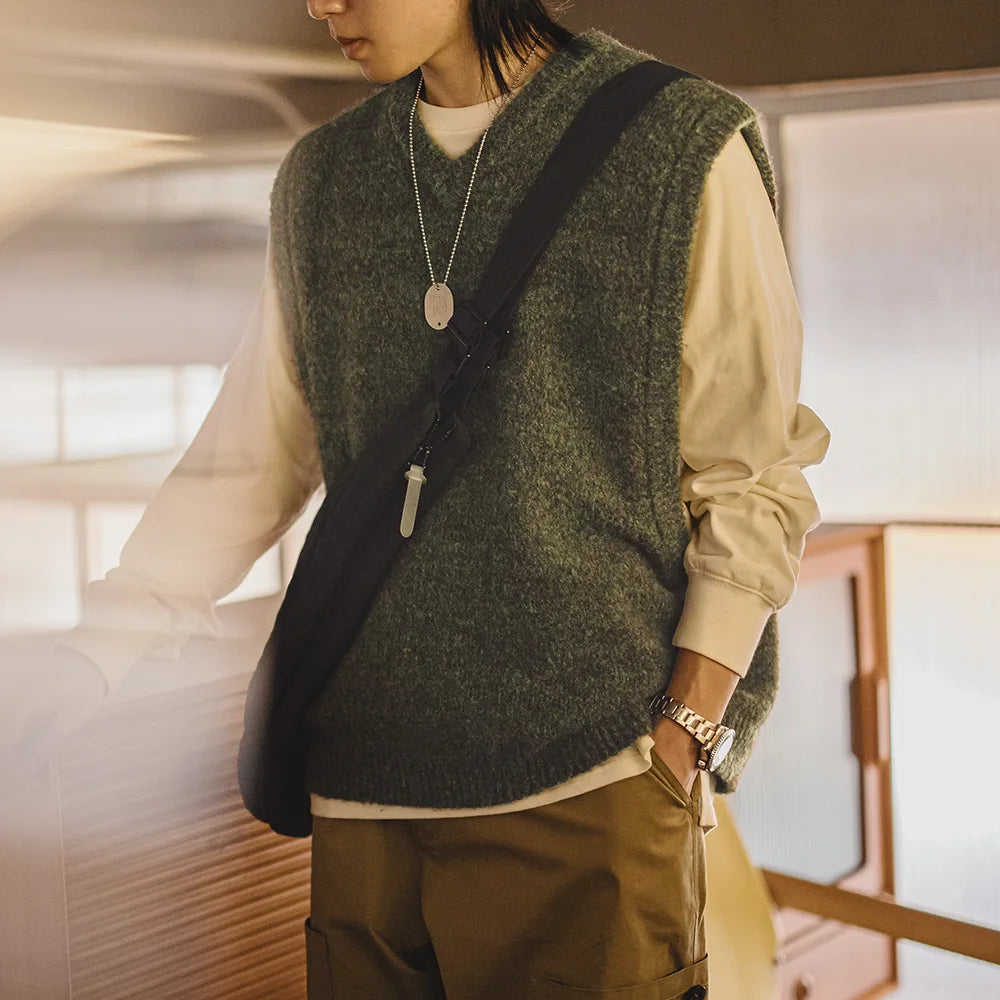 Maden Retro Knitted V-neck Vest for Layering Solid Pullover Warm Sleeveless Waistcoat for Men's Fall and Winter Knitted Tops